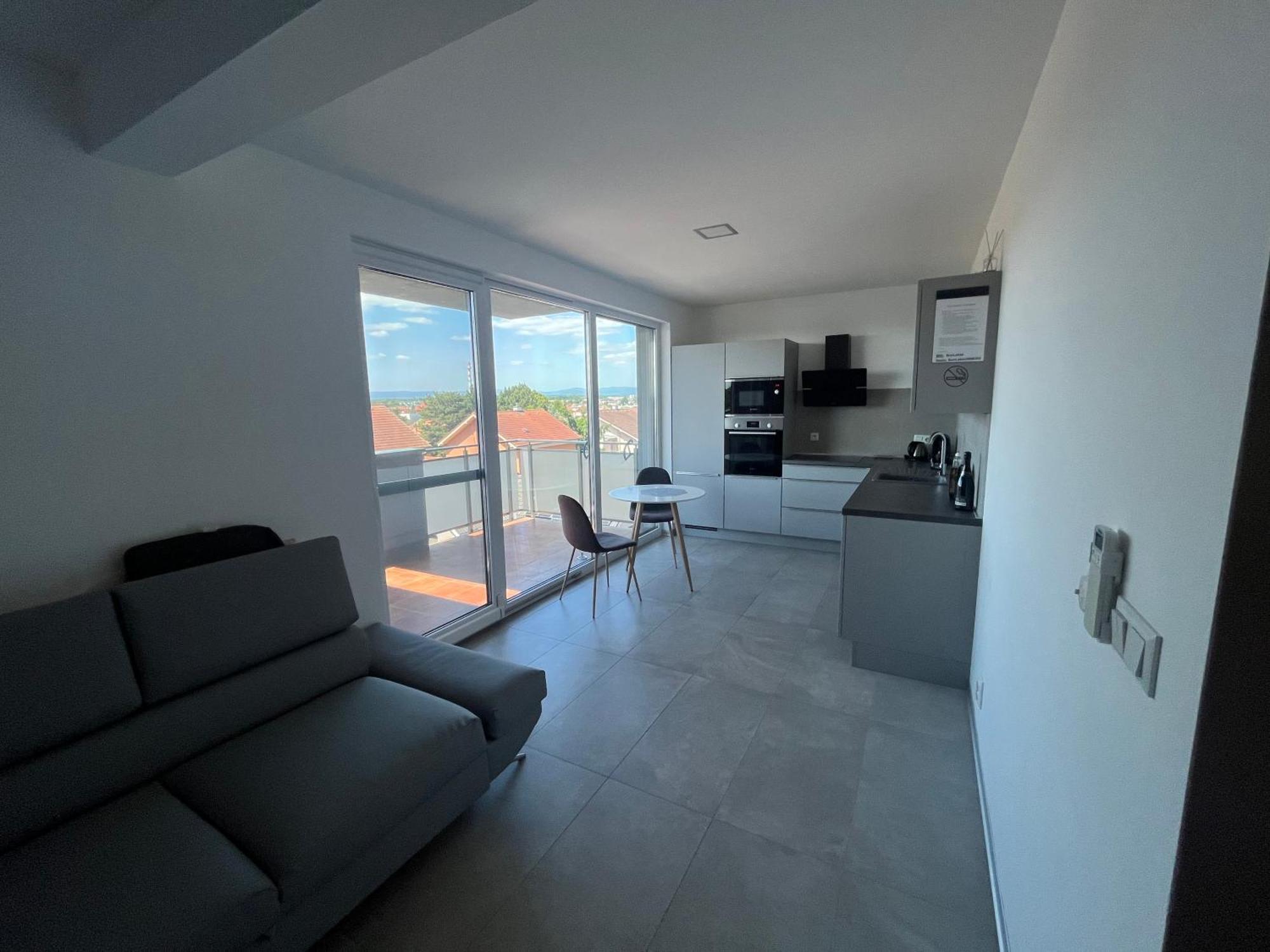 Apartment Sun Lakes - Sever Senec Exterior photo
